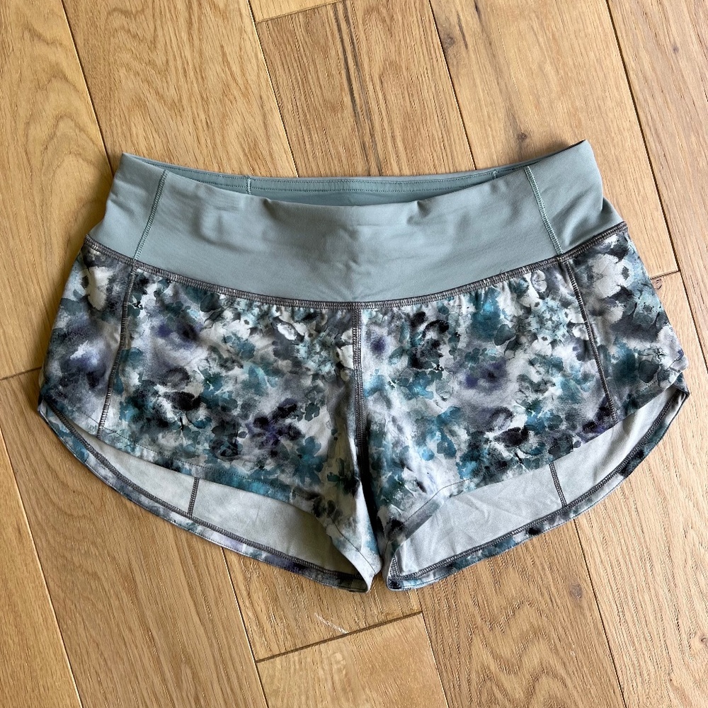 Lululemon Speed Up Short 2.5", Kaleidofloral Multi/Blue Cast, Size: 4, EUC